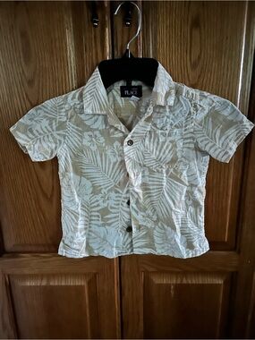 The Children's Place Cream Tropical Leaf Button-Down Shirt, size 3T